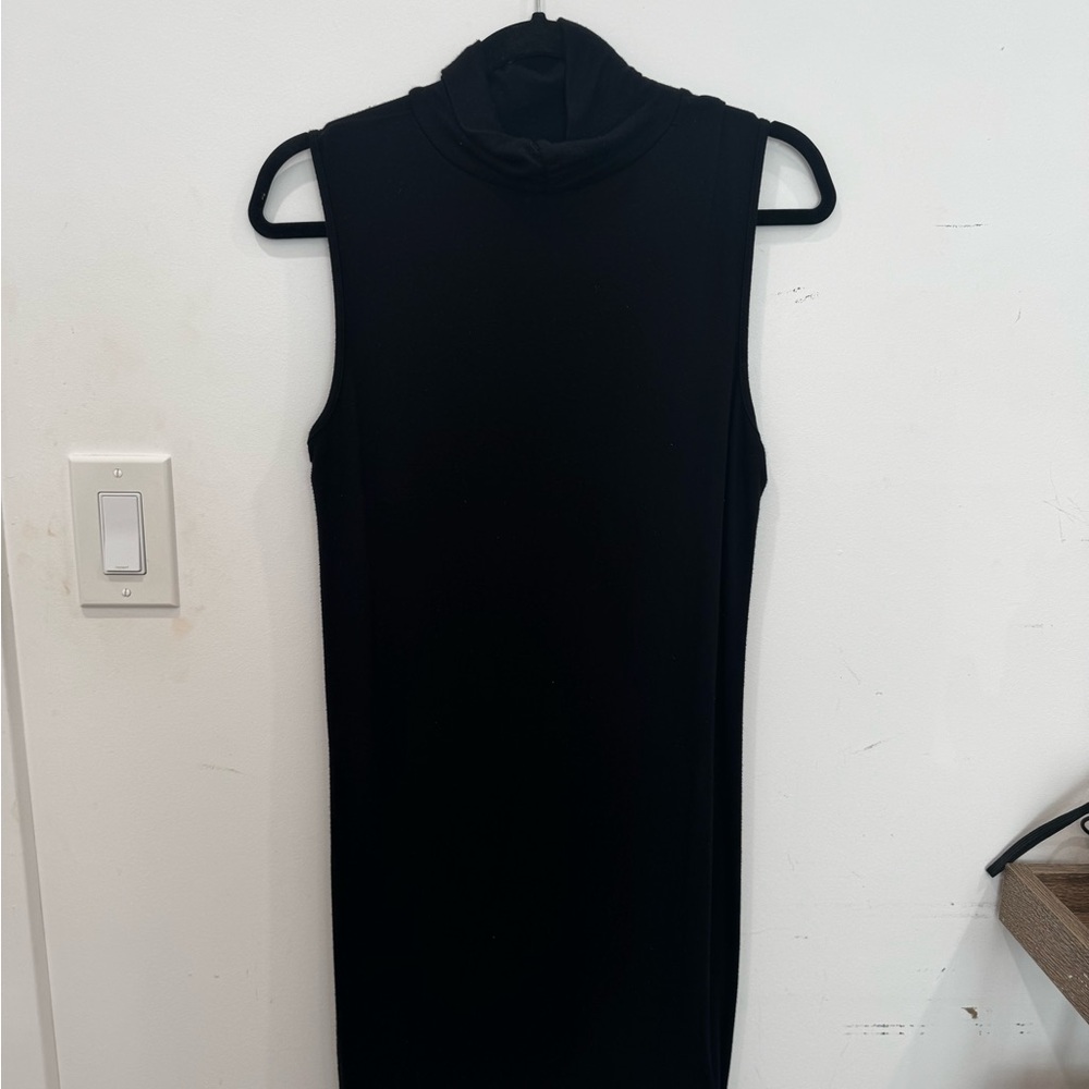 Black Sleeveless Mock Neck Sheath Dress